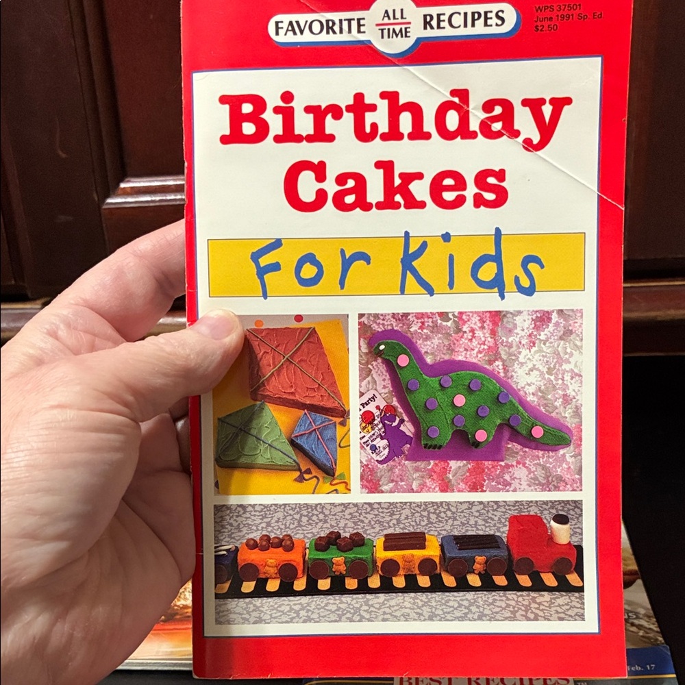 Vintage set of four assorted Cookbook magazines full of recipes - Picture 2 of 16